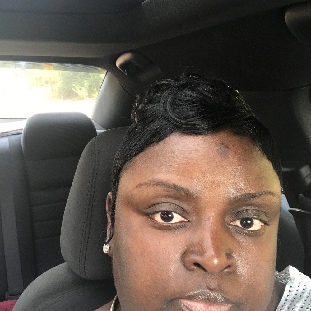 Meet your Posher, Yolanda